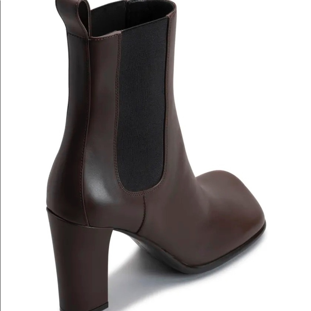 Bottega Veneta 90mm Chelsea Block-Heel Booties - Picture 7 of 9